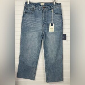 Oliver Logan women’s medium wash Aberdeen wide leg crop denim jeans. Size 33 NWT